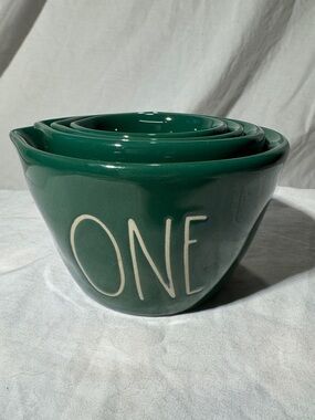 NWOT Rae Dunn dark green measuring bowls